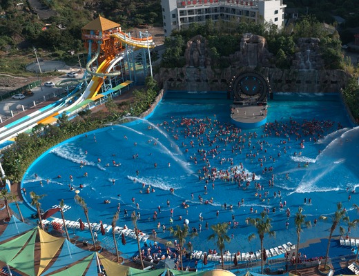 Tsunami Wave Pool